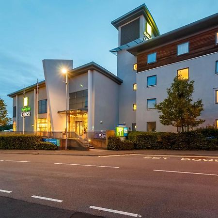 Holiday Inn Express Walsall M6, J10 By Ihg Eksteriør billede