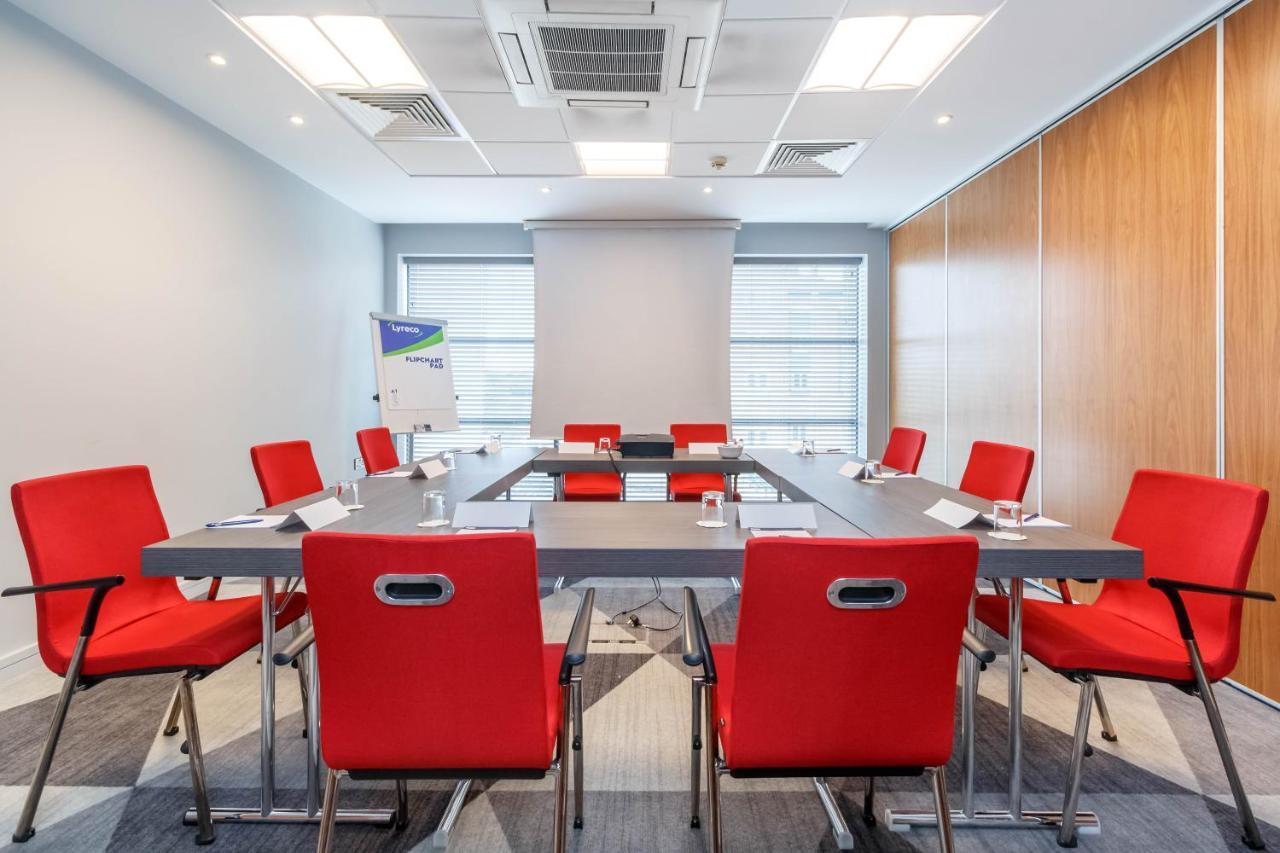 Holiday Inn Express Walsall M6, J10 By Ihg Eksteriør billede