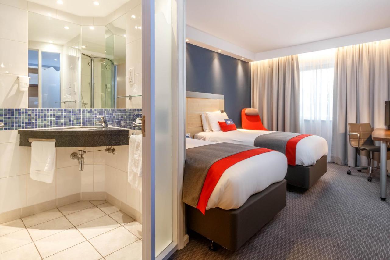 Holiday Inn Express Walsall M6, J10 By Ihg Eksteriør billede