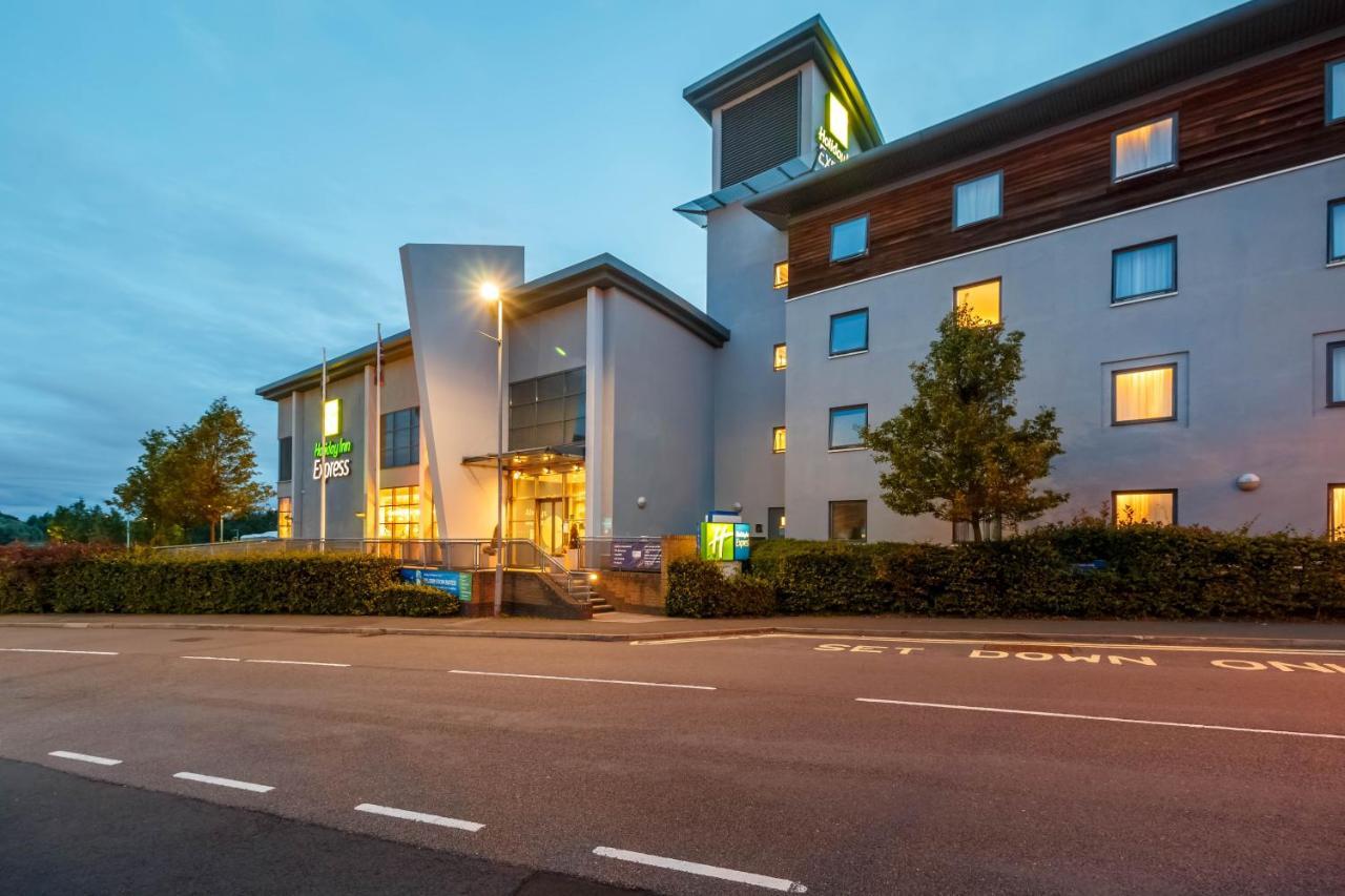 Holiday Inn Express Walsall M6, J10 By Ihg Eksteriør billede