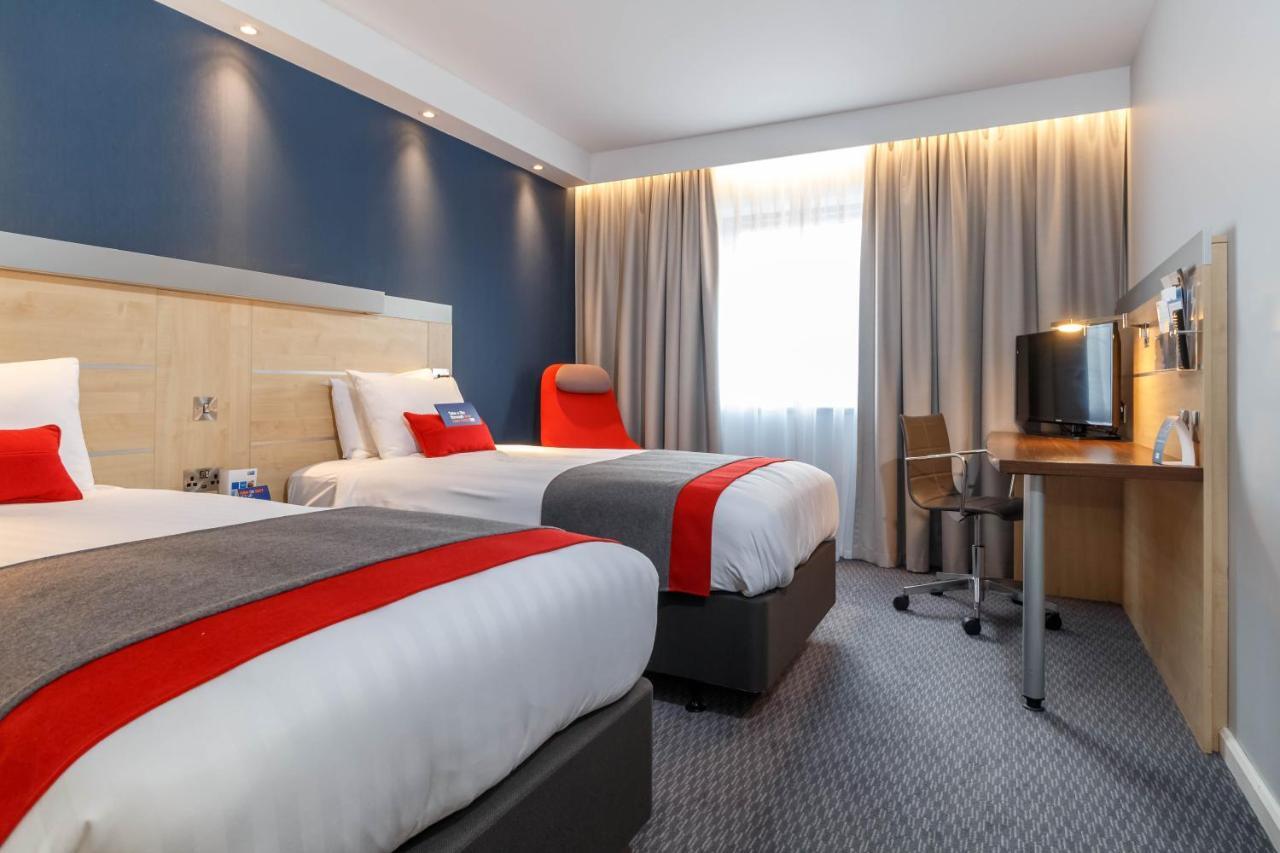 Holiday Inn Express Walsall M6, J10 By Ihg Eksteriør billede