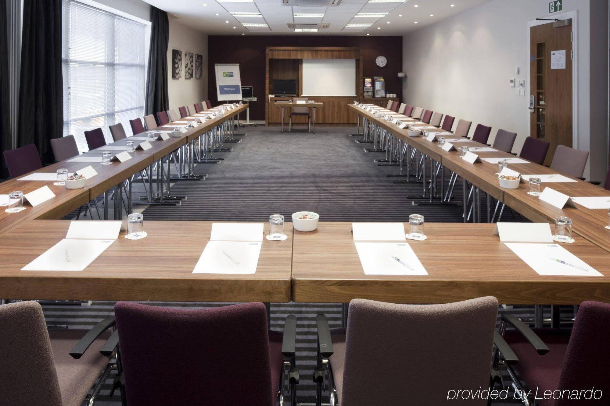 Holiday Inn Express Walsall M6, J10 By Ihg Eksteriør billede