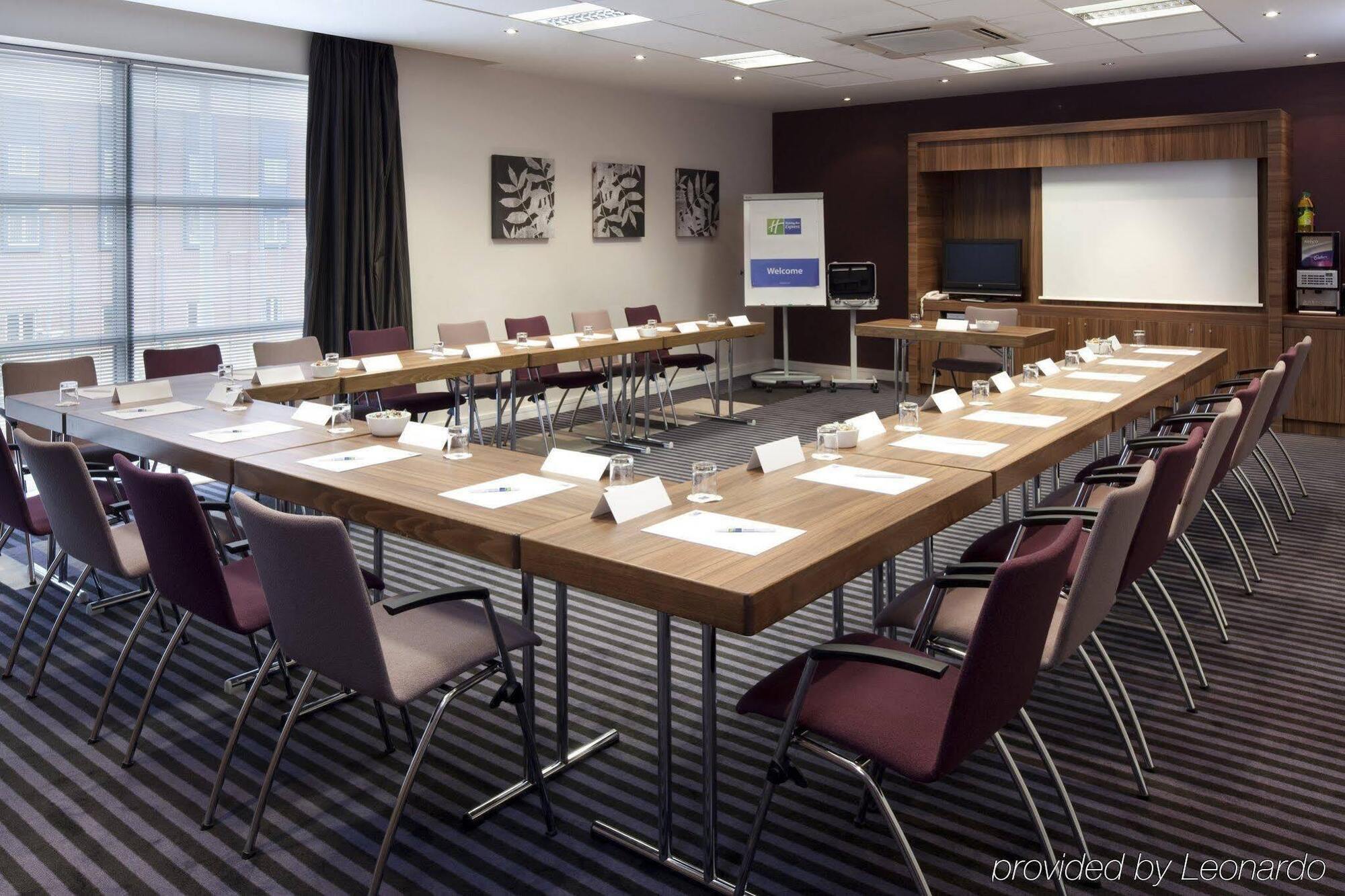 Holiday Inn Express Walsall M6, J10 By Ihg Eksteriør billede
